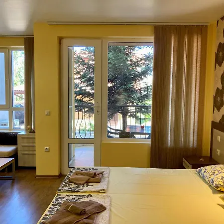 Апартаменты Studio Chez Nous Рогачево