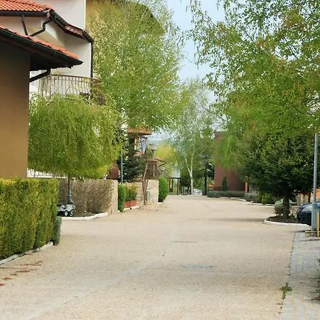 Апартаменты Studio Chez Nous Рогачево